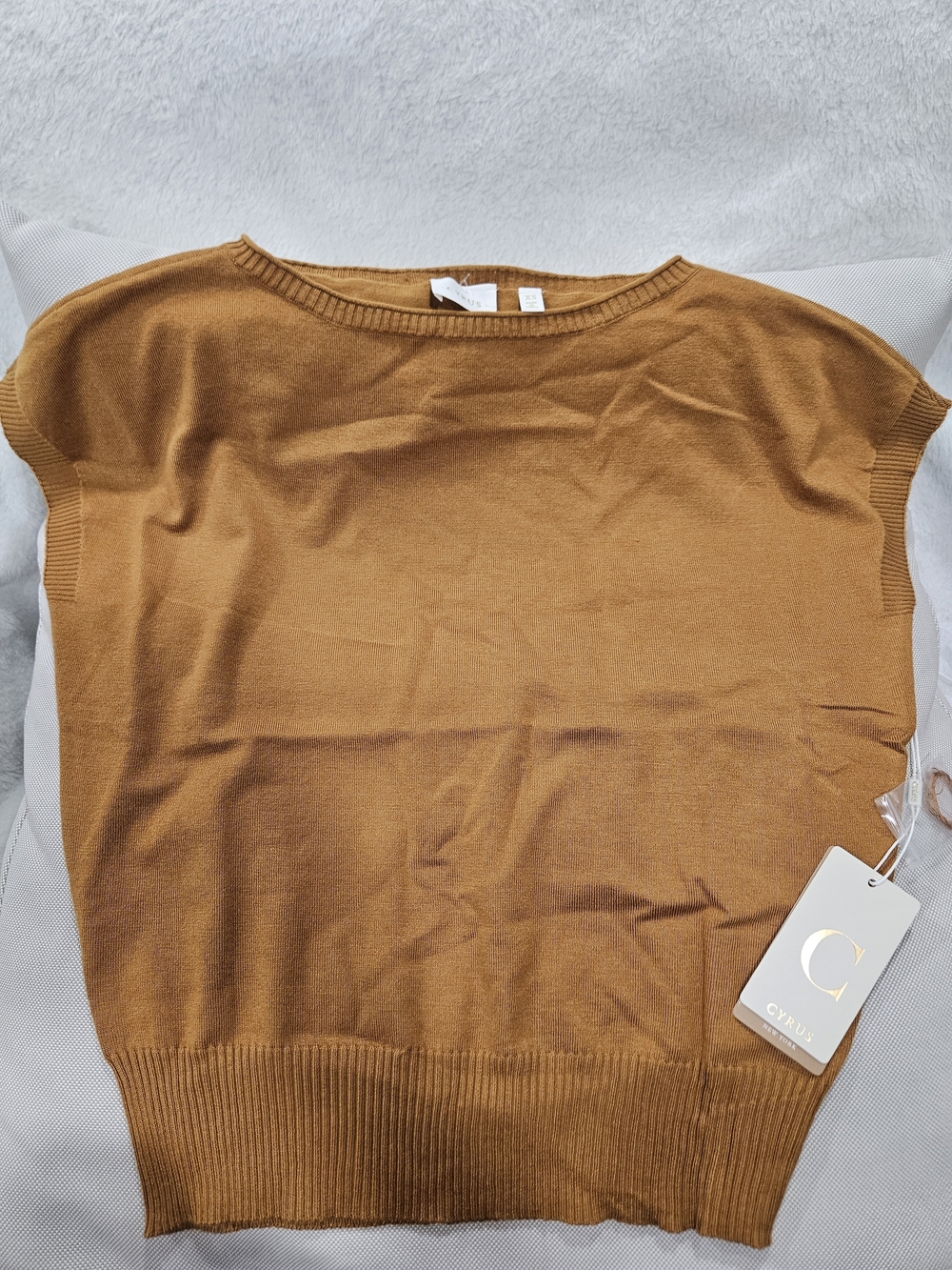 Cyrus Women's Short-Sleeve Knit Sweater Top in Camel